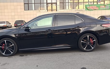 Toyota Camry, 2018 год, 2 600 000 рублей, 8 фотография