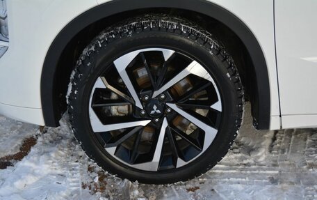 Mitsubishi Outlander, 2023 год, 3 750 000 рублей, 11 фотография