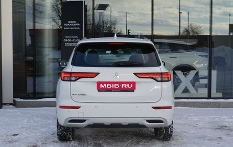 Mitsubishi Outlander, 2023 год, 3 750 000 рублей, 6 фотография