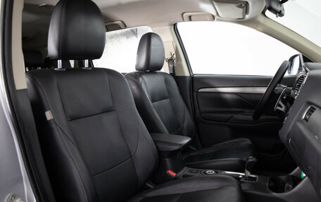 Mitsubishi Outlander III рестайлинг 3, 2013 год, 999 000 рублей, 12 фотография