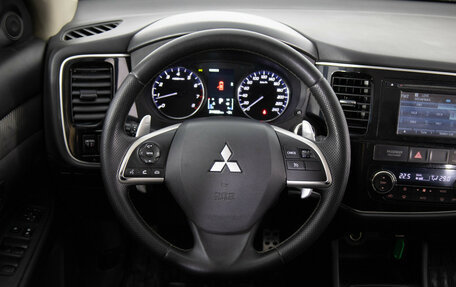 Mitsubishi Outlander III рестайлинг 3, 2013 год, 999 000 рублей, 10 фотография