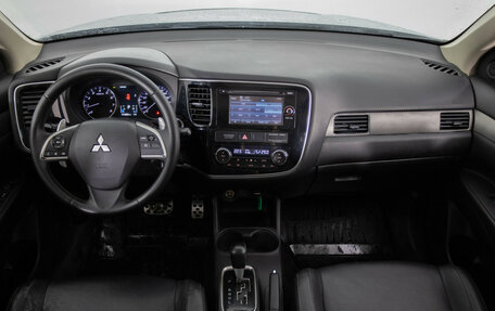 Mitsubishi Outlander III рестайлинг 3, 2013 год, 999 000 рублей, 9 фотография