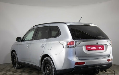 Mitsubishi Outlander III рестайлинг 3, 2013 год, 999 000 рублей, 7 фотография