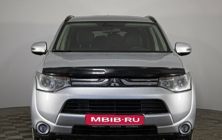 Mitsubishi Outlander III рестайлинг 3, 2013 год, 999 000 рублей, 2 фотография