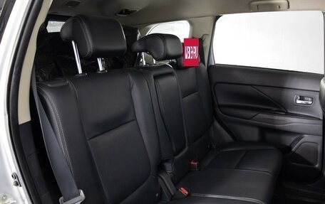 Mitsubishi Outlander III рестайлинг 3, 2013 год, 999 000 рублей, 13 фотография