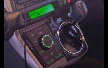 Toyota Wish II, 2016 год, 2 050 000 рублей, 12 фотография