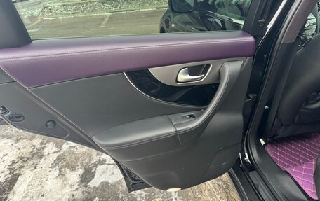 Infiniti QX70, 2014 год, 2 100 000 рублей, 19 фотография