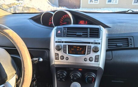 Toyota Verso I, 2011 год, 1 100 000 рублей, 11 фотография