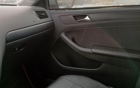 Volkswagen Jetta VI, 2015 год, 850 000 рублей, 2 фотография