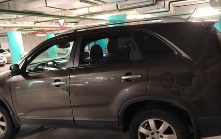 KIA Sorento II рестайлинг, 2010 год, 1 050 000 рублей, 2 фотография