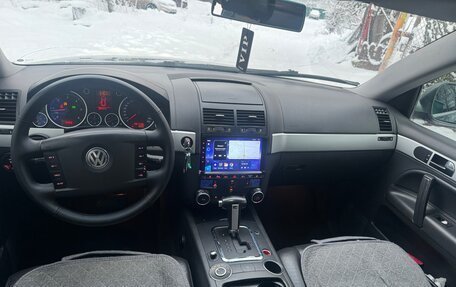 Volkswagen Touareg III, 2004 год, 850 000 рублей, 18 фотография