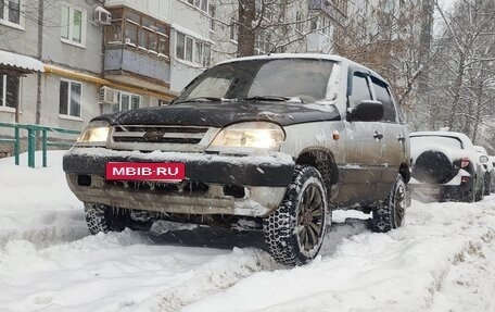 Chevrolet Niva I рестайлинг, 2003 год, 185 000 рублей, 1 фотография