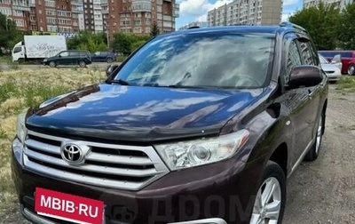 Toyota Highlander III, 2012 год, 2 220 000 рублей, 1 фотография