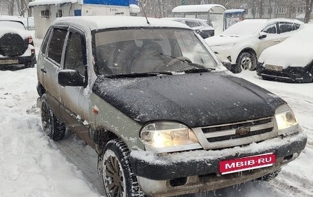 Chevrolet Niva I рестайлинг, 2003 год, 185 000 рублей, 2 фотография