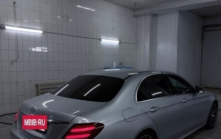 Mercedes-Benz E-Класс, 2019 год, 2 800 000 рублей, 4 фотография