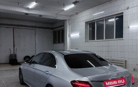 Mercedes-Benz E-Класс, 2019 год, 2 800 000 рублей, 6 фотография