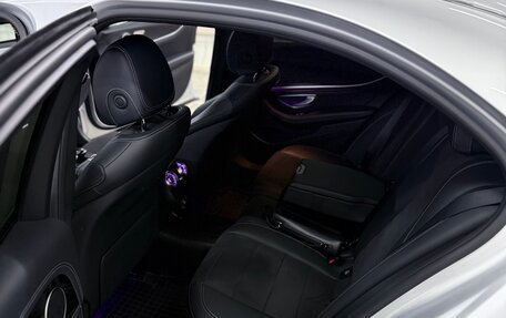 Mercedes-Benz E-Класс, 2019 год, 2 800 000 рублей, 17 фотография