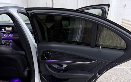 Mercedes-Benz E-Класс, 2019 год, 2 800 000 рублей, 19 фотография