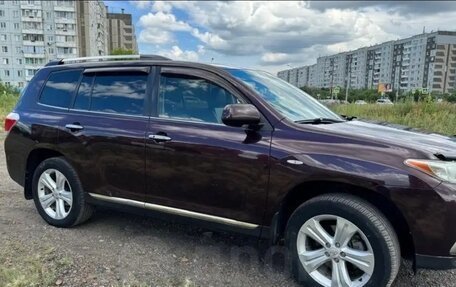 Toyota Highlander III, 2012 год, 2 220 000 рублей, 3 фотография