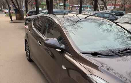 Hyundai Elantra V, 2015 год, 1 000 000 рублей, 3 фотография