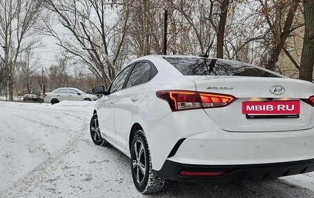 Hyundai Solaris II рестайлинг, 2022 год, 2 250 000 рублей, 5 фотография