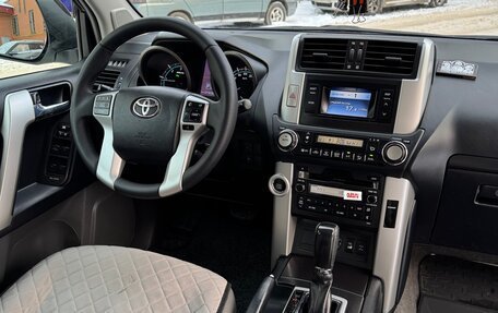 Toyota Land Cruiser Prado 150 рестайлинг 2, 2012 год, 2 282 000 рублей, 10 фотография