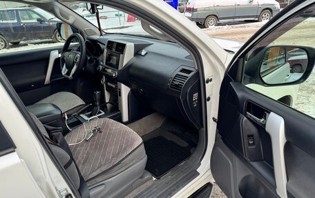 Toyota Land Cruiser Prado 150 рестайлинг 2, 2012 год, 2 282 000 рублей, 9 фотография