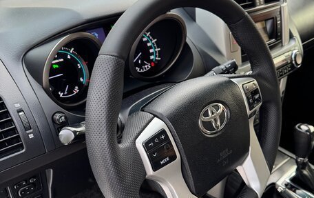 Toyota Land Cruiser Prado 150 рестайлинг 2, 2012 год, 2 282 000 рублей, 13 фотография