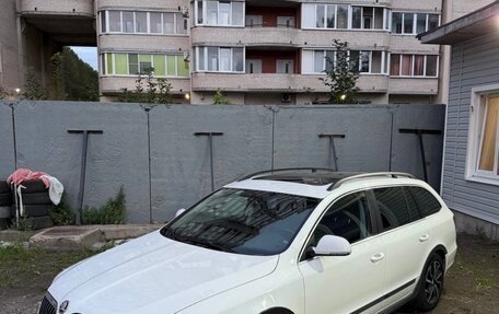 Skoda Superb III рестайлинг, 2014 год, 1 019 000 рублей, 2 фотография