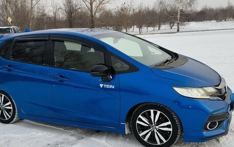 Honda Fit III, 2018 год, 1 590 000 рублей, 1 фотография