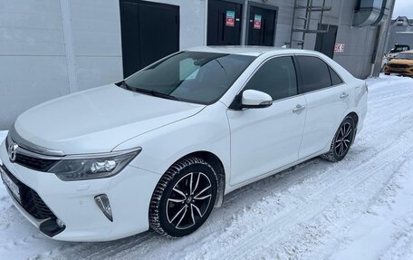 Toyota Camry, 2018 год, 2 399 999 рублей, 2 фотография