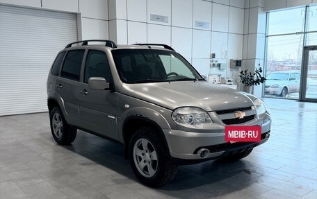 Chevrolet Niva I рестайлинг, 2011 год, 610 000 рублей, 3 фотография