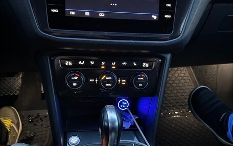 Volkswagen Tiguan II, 2018 год, 2 150 000 рублей, 10 фотография