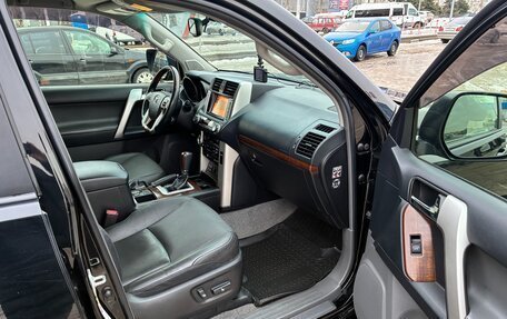 Toyota Land Cruiser Prado 150 рестайлинг 2, 2013 год, 3 400 000 рублей, 16 фотография