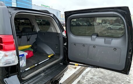 Toyota Land Cruiser Prado 150 рестайлинг 2, 2013 год, 3 400 000 рублей, 21 фотография