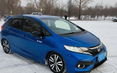 Honda Fit III, 2018 год, 1 590 000 рублей, 2 фотография