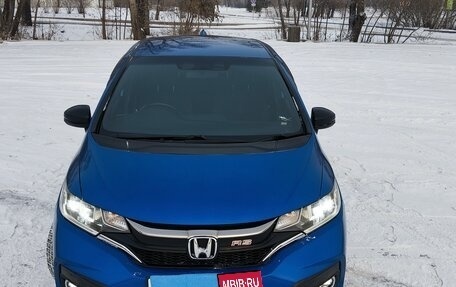 Honda Fit III, 2018 год, 1 590 000 рублей, 7 фотография
