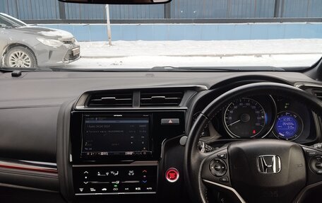 Honda Fit III, 2018 год, 1 590 000 рублей, 24 фотография