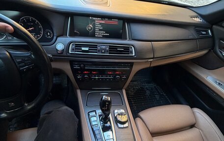 BMW 7 серия, 2014 год, 2 100 000 рублей, 29 фотография
