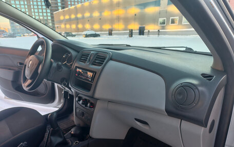 Renault Logan II, 2015 год, 730 000 рублей, 7 фотография