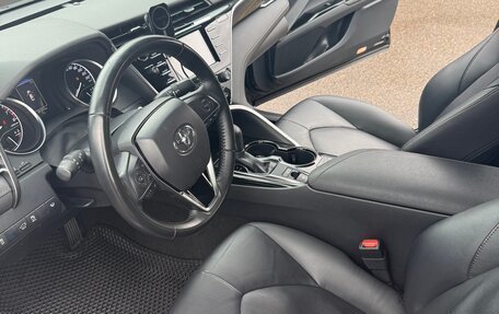 Toyota Camry, 2021 год, 2 970 000 рублей, 10 фотография