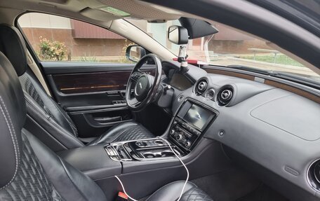 Jaguar XJ IV (X351), 2017 год, 3 200 000 рублей, 8 фотография