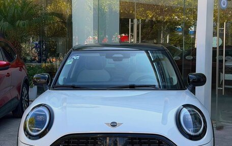 MINI Hatch, 2025 год, 4 600 000 рублей, 6 фотография