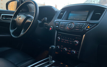 Nissan Pathfinder, 2015 год, 1 799 000 рублей, 13 фотография