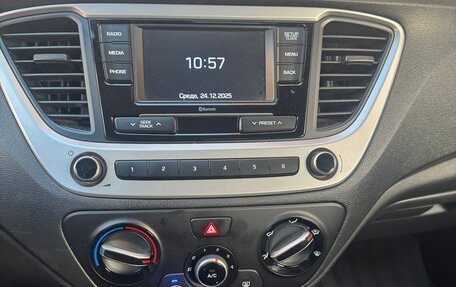 Hyundai Solaris II рестайлинг, 2018 год, 1 060 000 рублей, 11 фотография