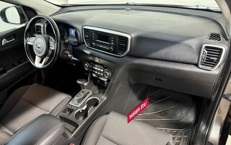 KIA Sportage IV рестайлинг, 2018 год, 2 049 800 рублей, 3 фотография