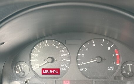 Mitsubishi Carisma I, 2002 год, 250 000 рублей, 10 фотография