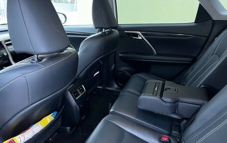 Lexus RX IV рестайлинг, 2020 год, 4 500 000 рублей, 9 фотография