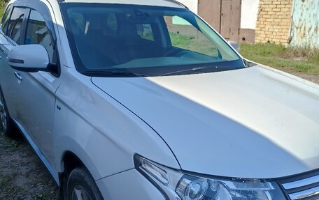 Mitsubishi Outlander III рестайлинг 3, 2013 год, 1 850 000 рублей, 20 фотография