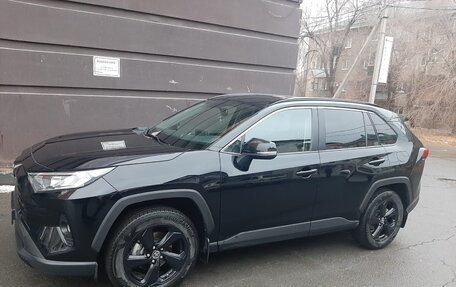 Toyota RAV4, 2021 год, 3 600 000 рублей, 3 фотография